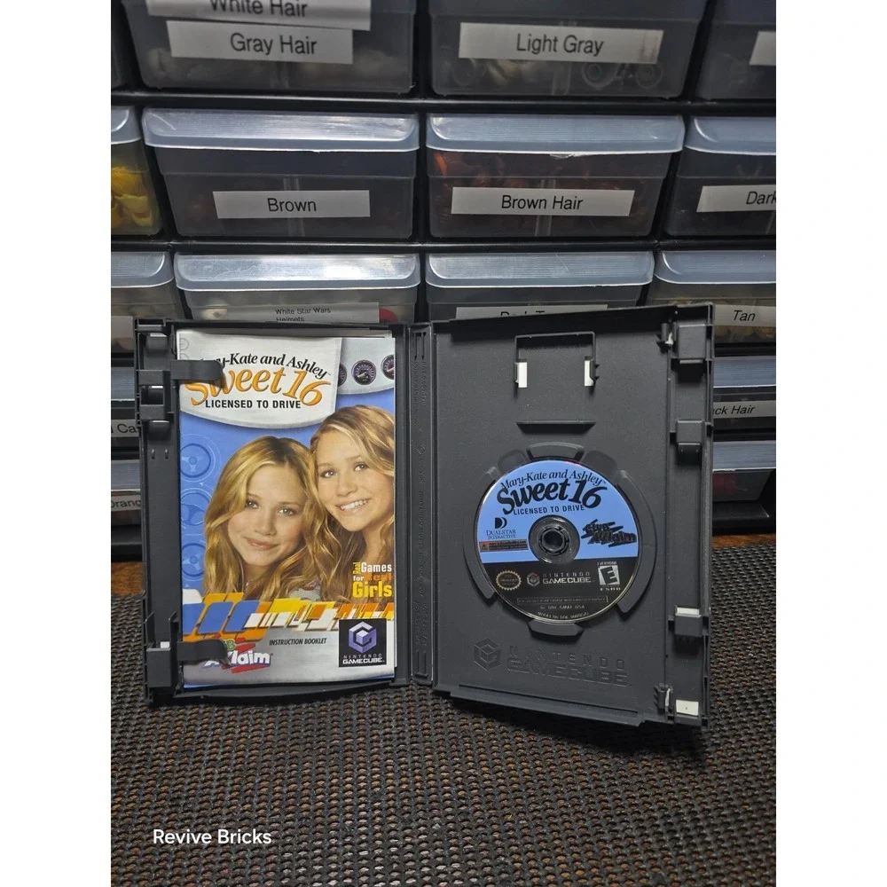 Mary Kate & Ashley Olsen: Sweet 16 (Nintendo GameCube, 2002) CIB Complete Tested